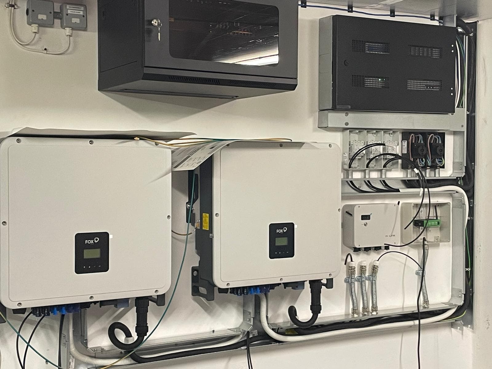 Dual solar inverters installation